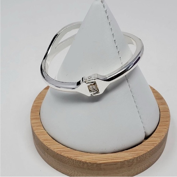 Napier Silver Bracelet with Intricate Design - Picture 3 of 4